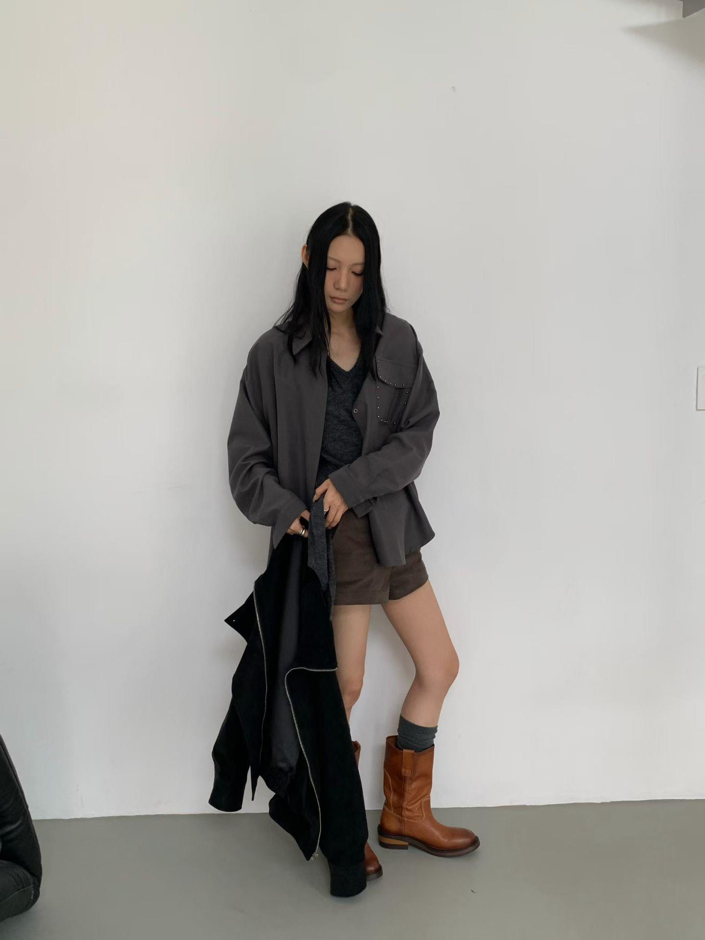 鉚釘口袋蜜桃絨襯衫